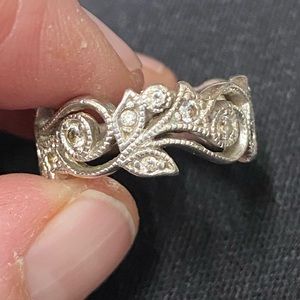 Beautiful genuine silver filigree diamond ring sz 8